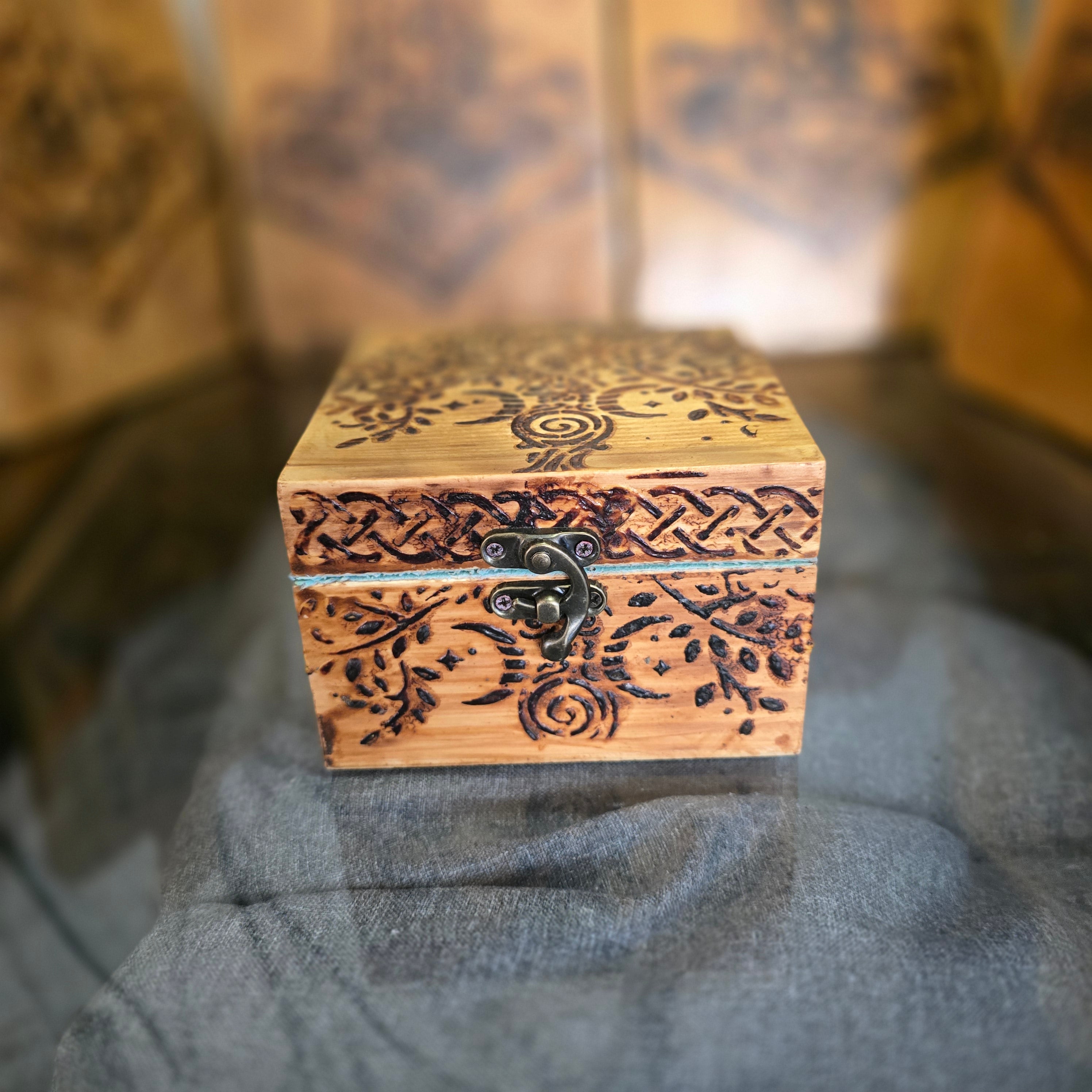 RUNE SET WITH CUSTOM CASE